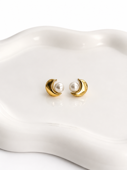 Luna Pearl Stud Earrings